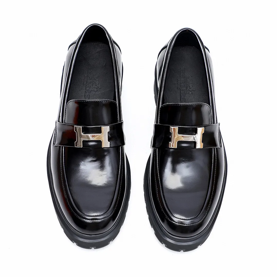 Men's shoes 💰700 💐[HERMES] popular men's shoes counter original items! The world's top brands...Luxury quality...//Fashion and high-end footwear 👍💪🏻...give you a low-key luxury comfort experience👍. The upper is made of pure Italian imported original open-edge beaded cowhide. Sweat-absorbent cowhide leather lining. Comfortable and breathable. The original rubber-plastic flower foam light outsole is high-end and classy. Luxurious and noble!! .. OEM factory shipment [Hug] stall.. Original plate. Welcome to taste..39-45 (38.45.46🉑️Customized)